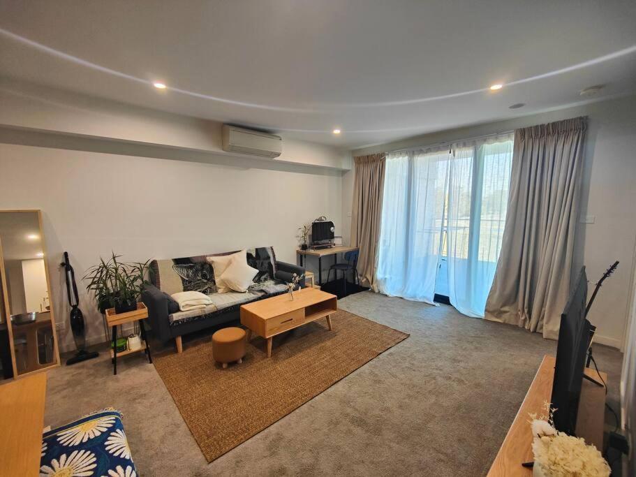 Lakeside Apartment, Walking Distance To Foreshore Kingston Экстерьер фото